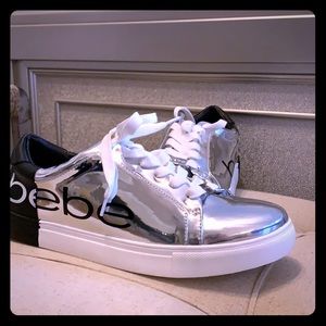 😎So fun!! NWT Bebe sneakers! Silver black SZ8.5